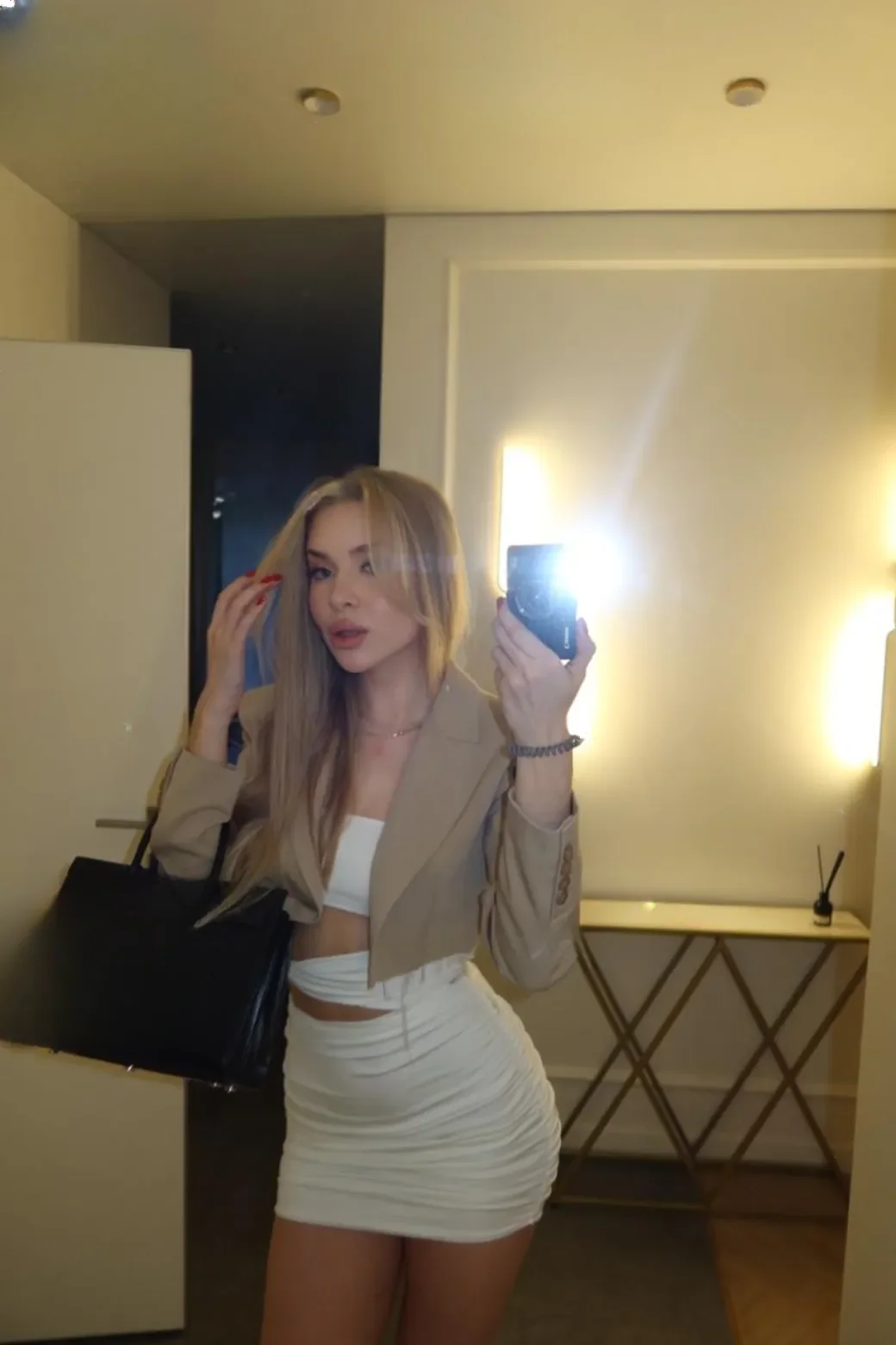 Alena thumbnail 17