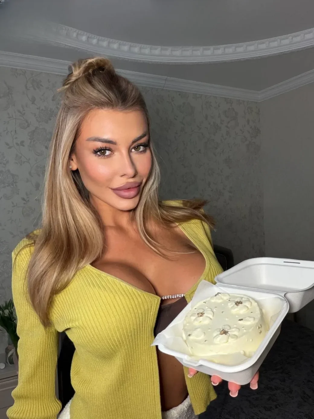 Alexa VIP thumbnail 25