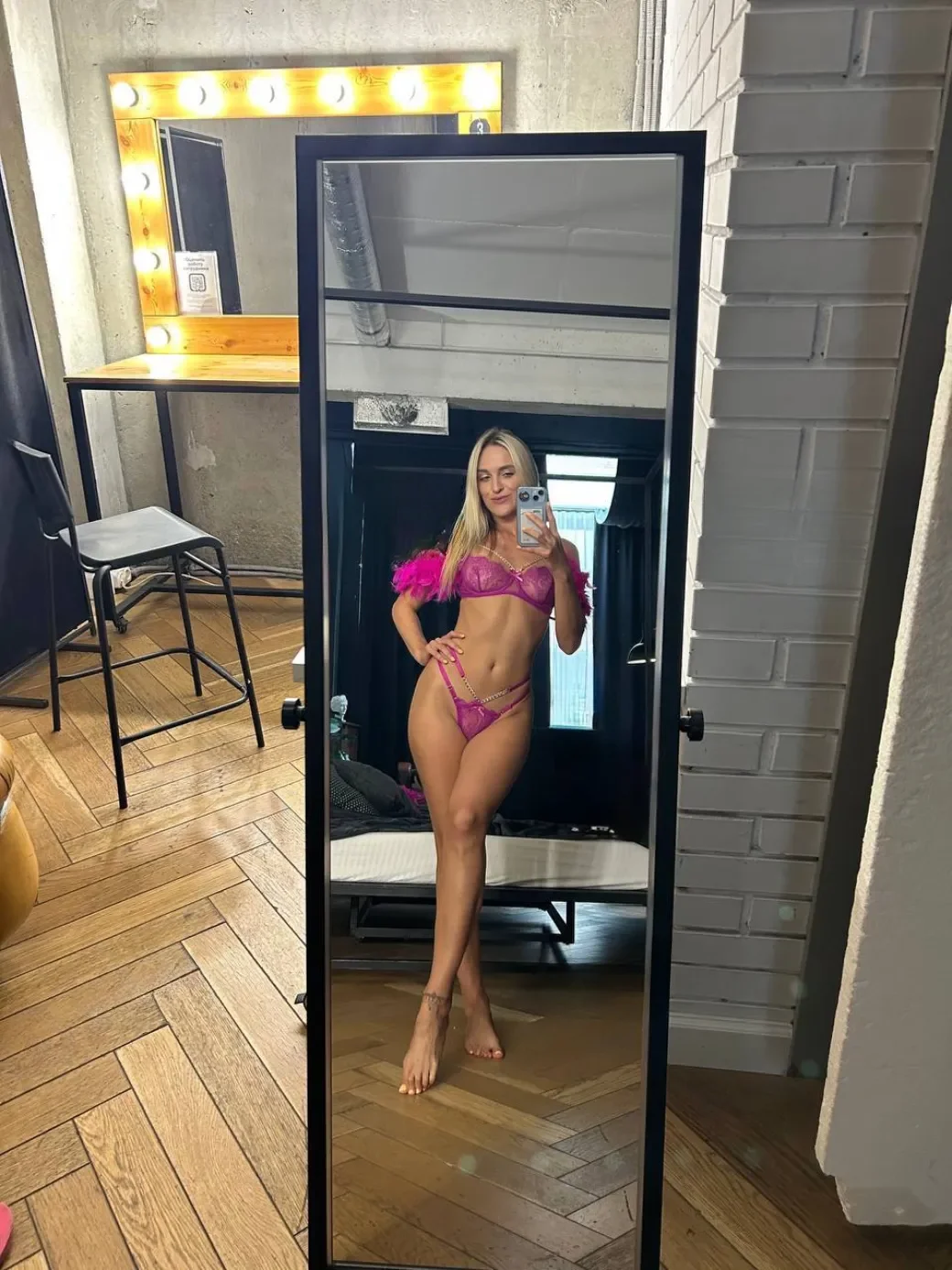 Elina thumbnail 20