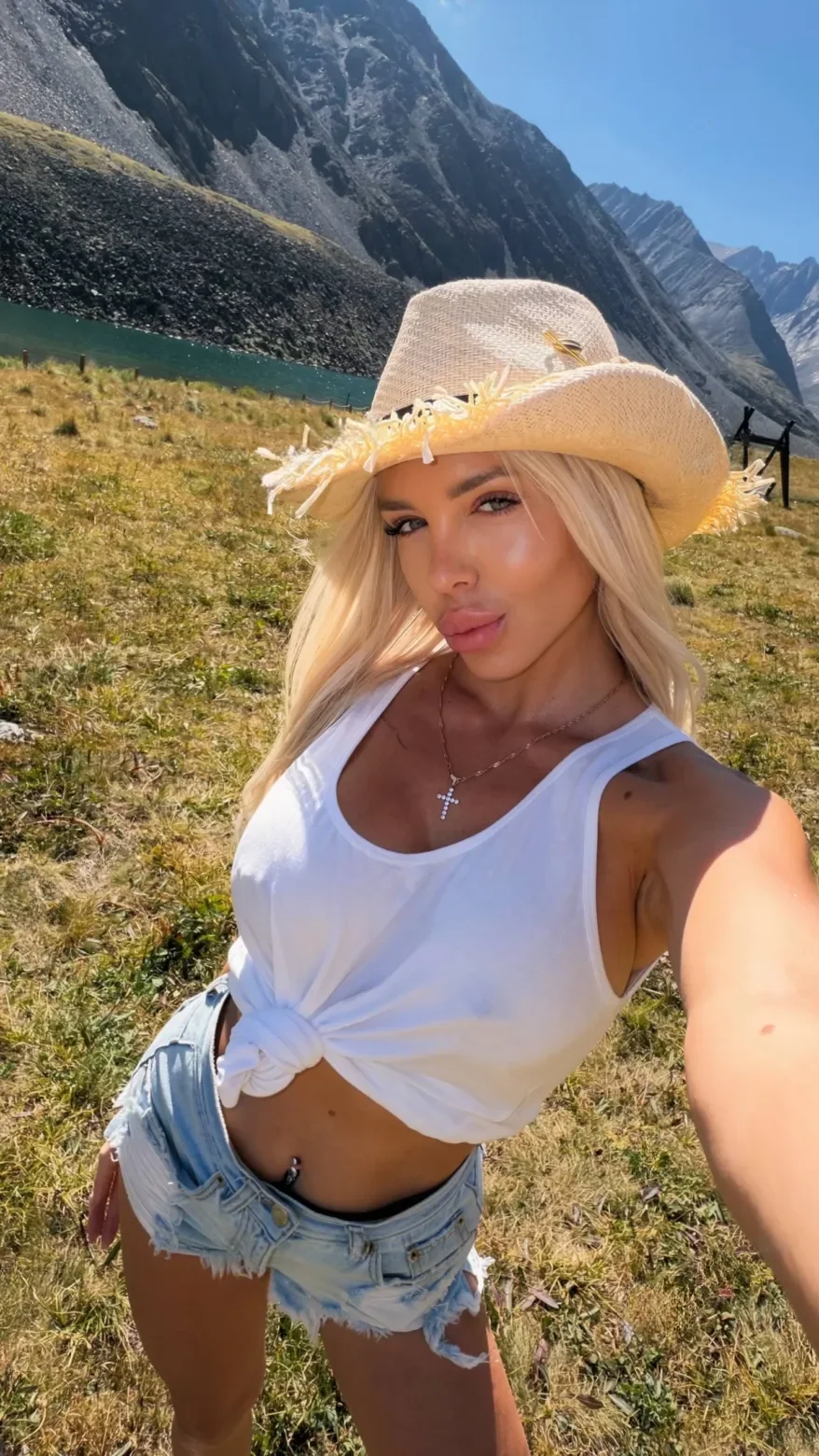 BARBIE GIRL thumbnail 8
