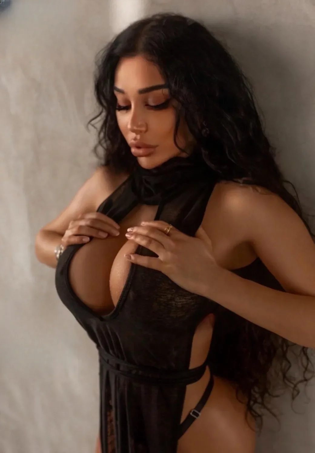 Leyla thumbnail 2