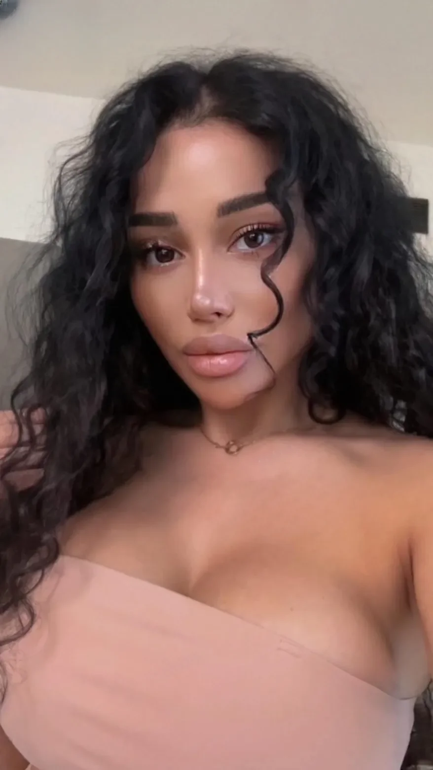 Leyla thumbnail 9