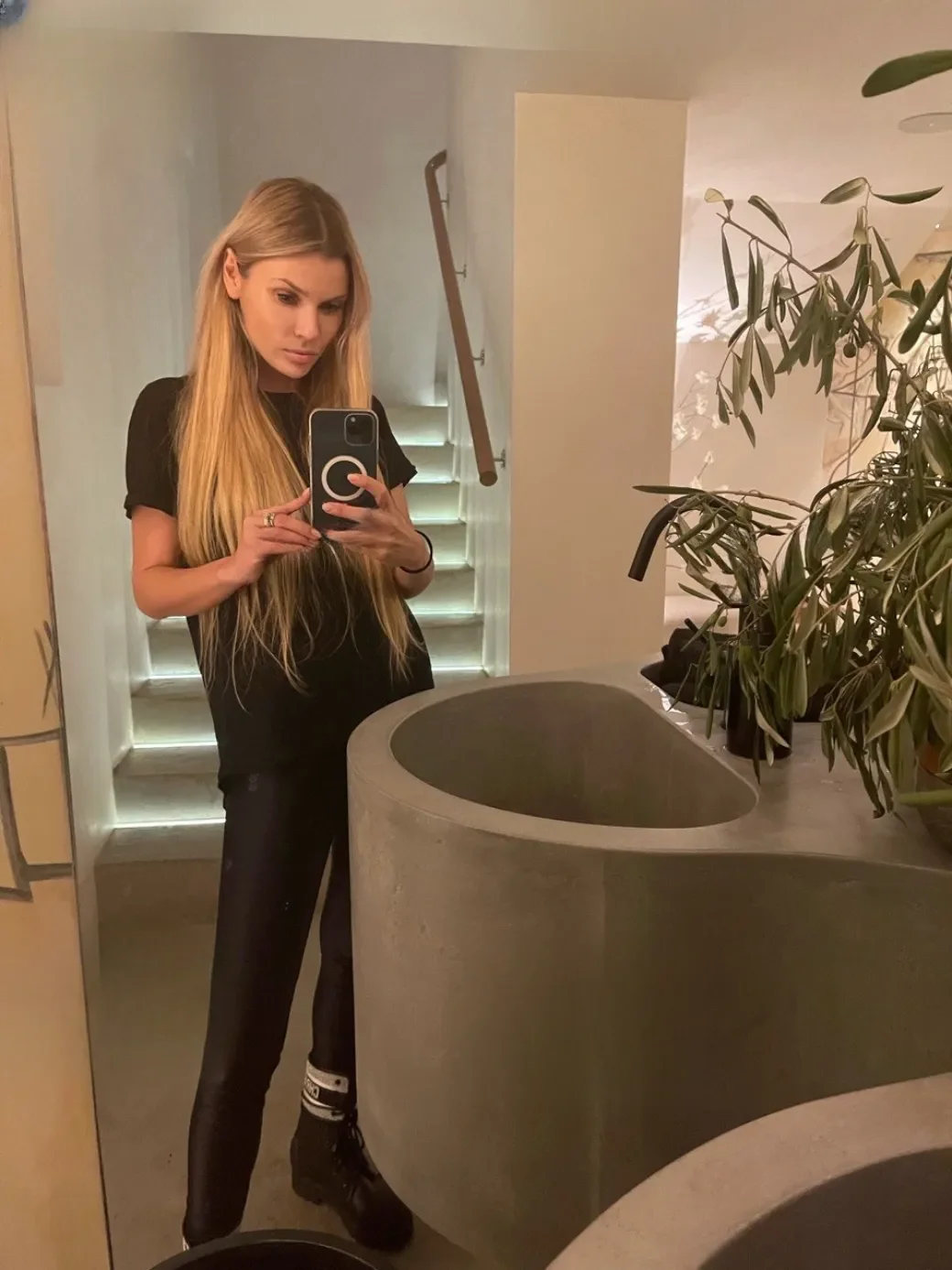 Anastasia thumbnail 4