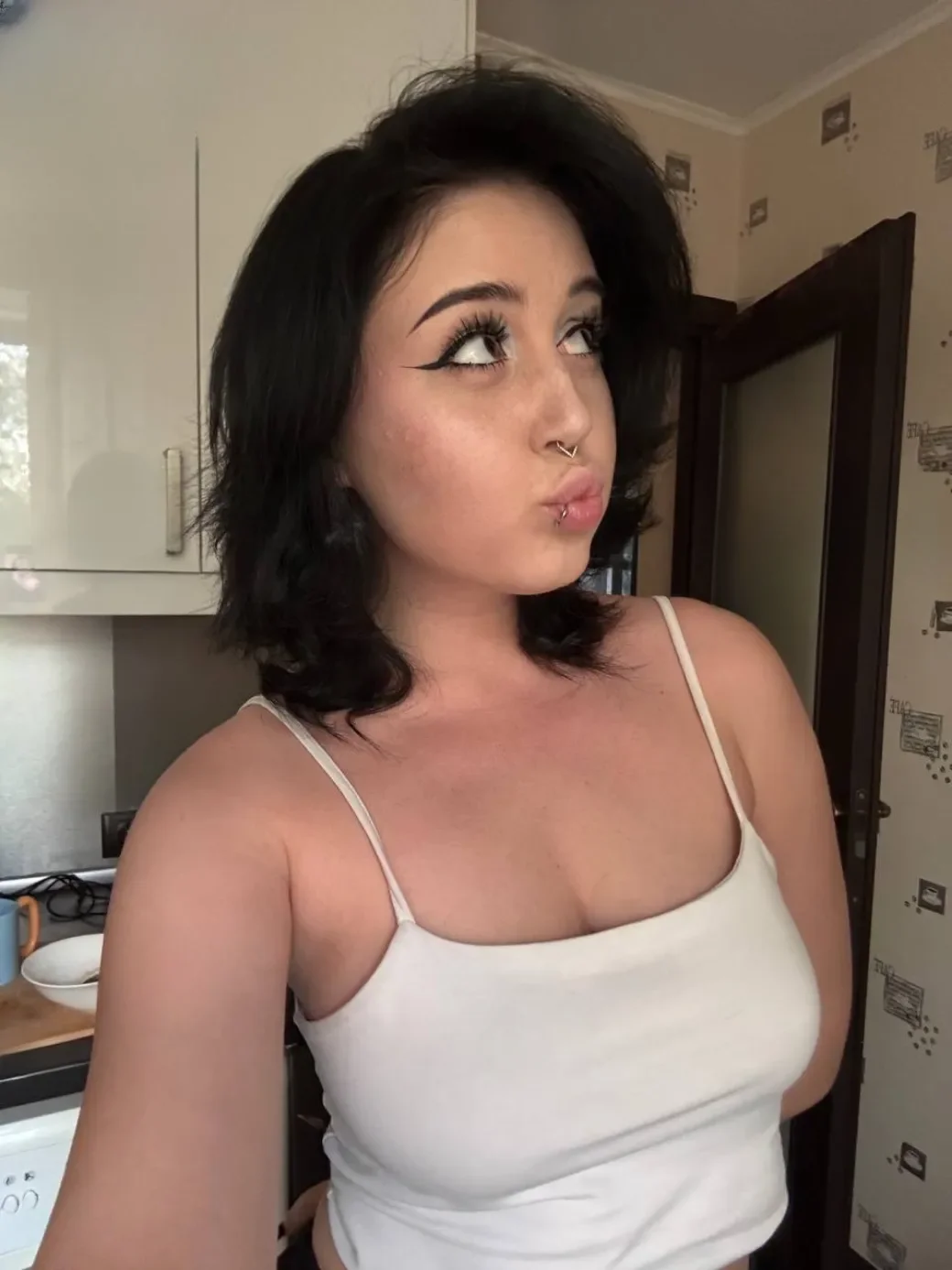 Vanessa thumbnail 10
