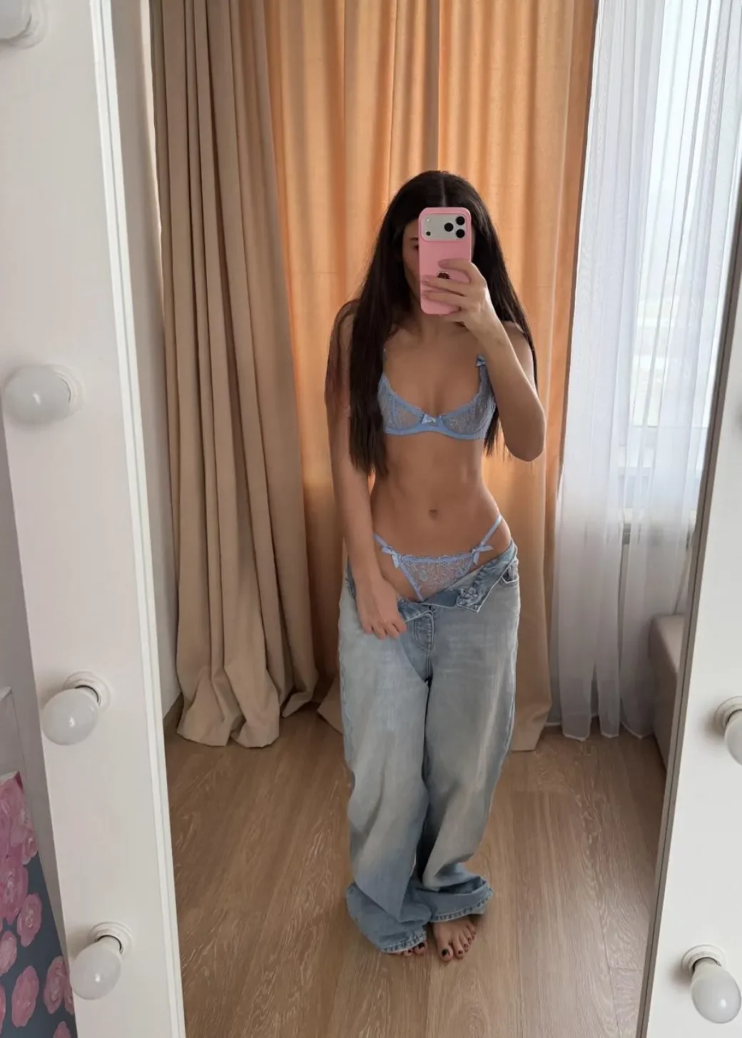 Victoria thumbnail 2